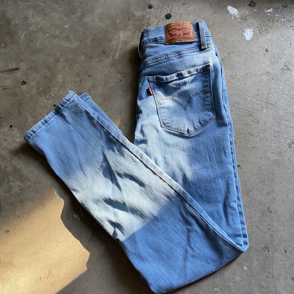 Straight Leg Levi's